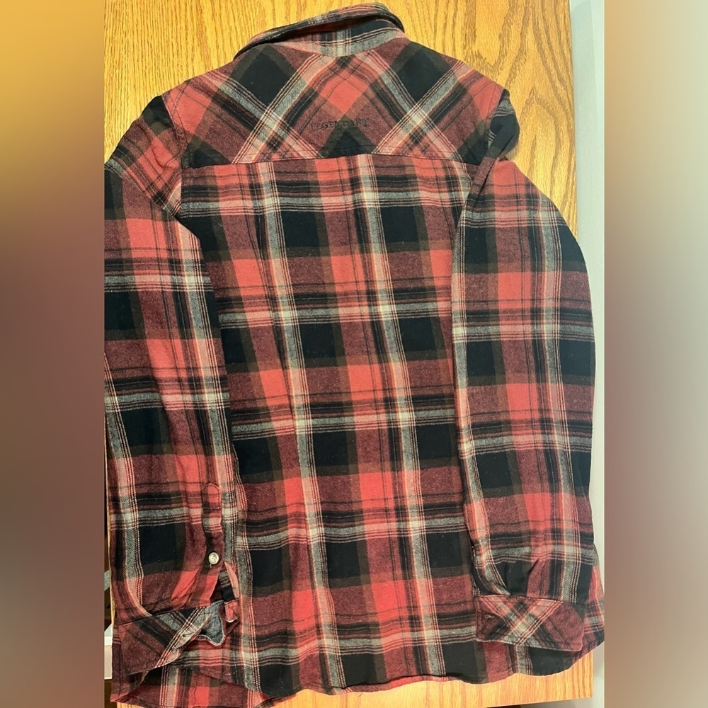 Men’s Legendary Whitetails Red and Black Flannel - Picture 7 of 7